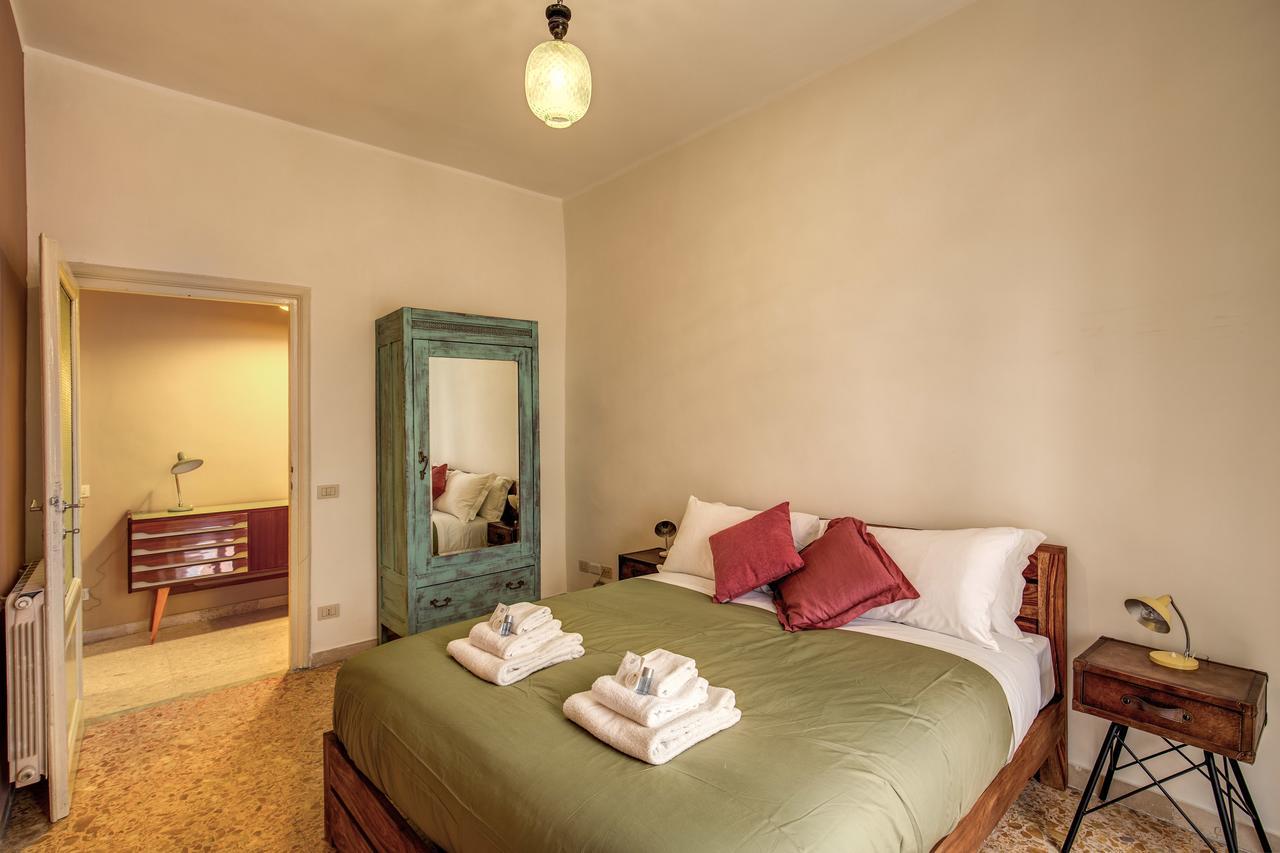 Trastevere San Cosimato Vintage