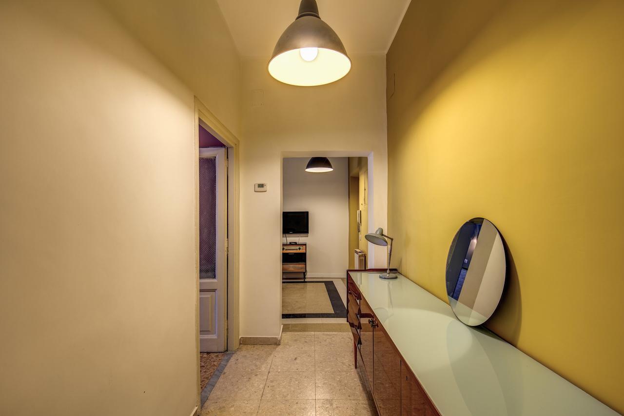 Trastevere San Cosimato Vintage Rome