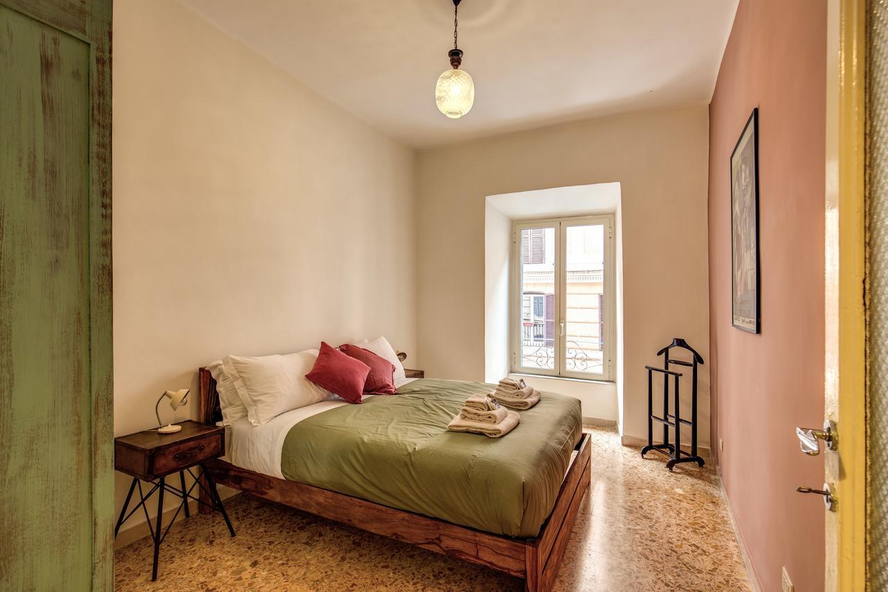 Trastevere San Cosimato Vintage